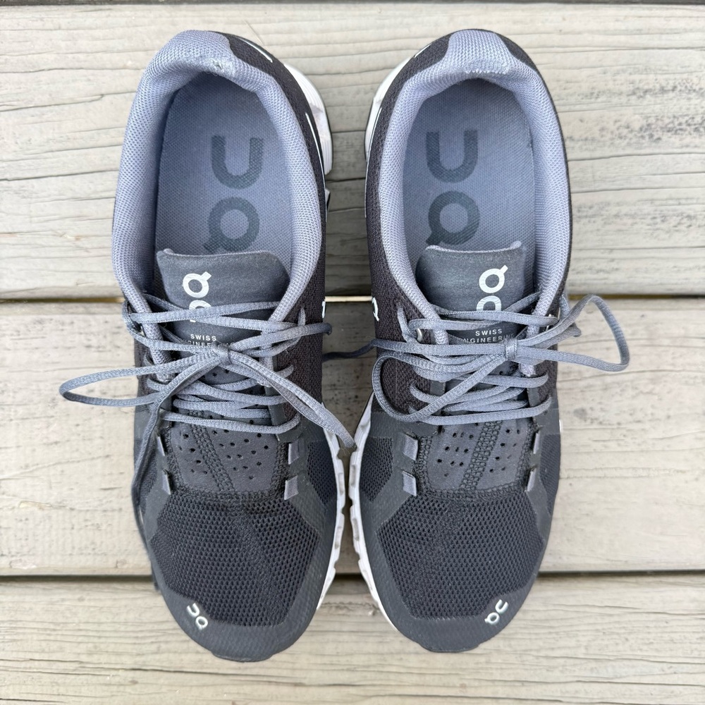 ON Running Cloud 6 Running Shoes in Black and White size 8.5 - Picture 7 of 16
